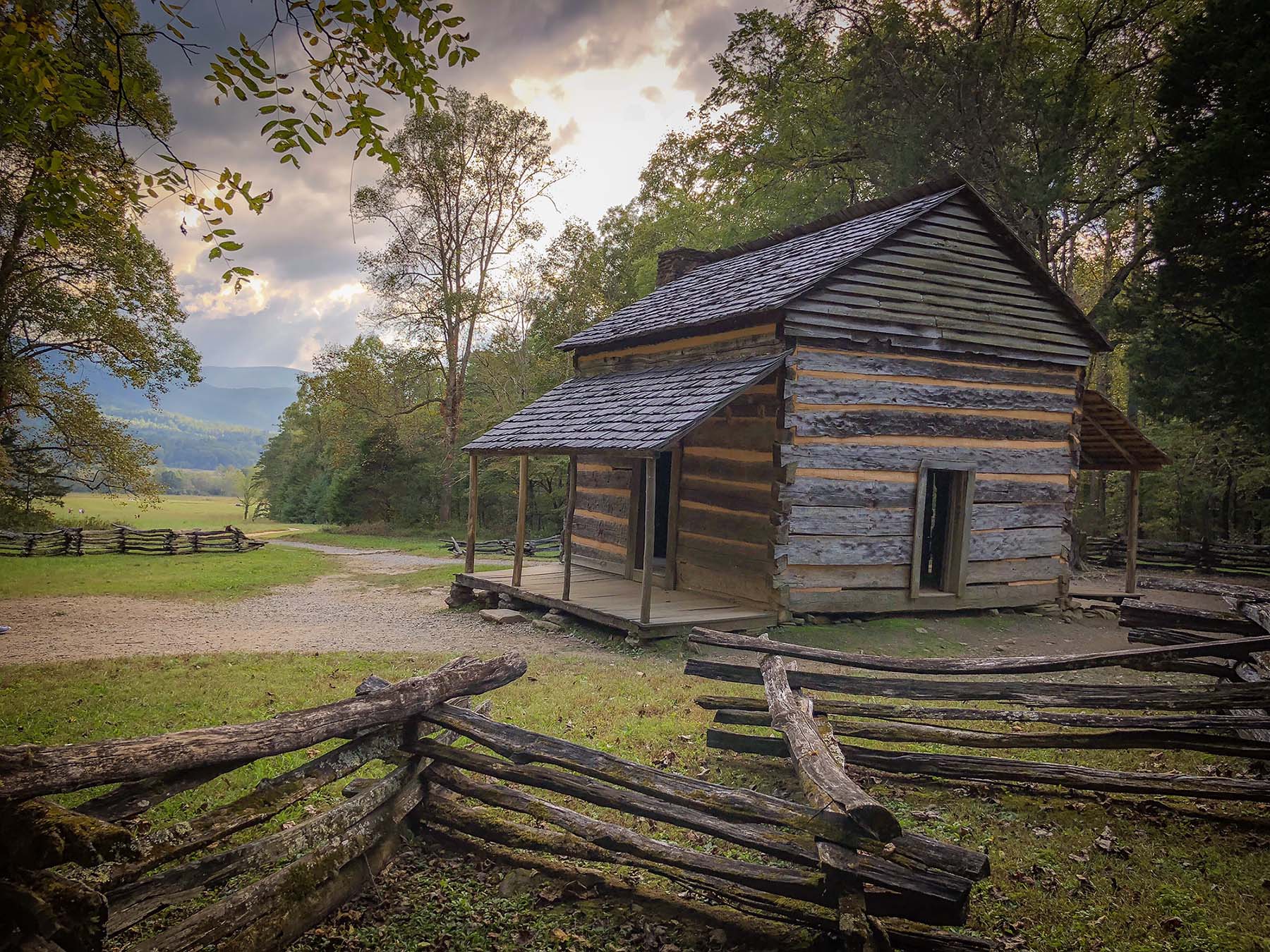 Cades Cove Cabin